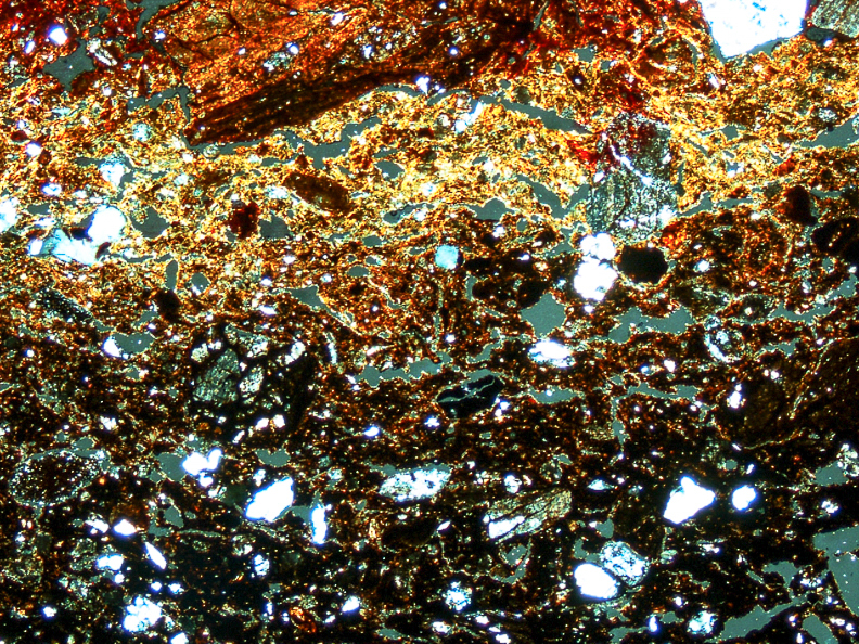 44 Estudio petrogrÃ¡fico en cerÃ¡mica